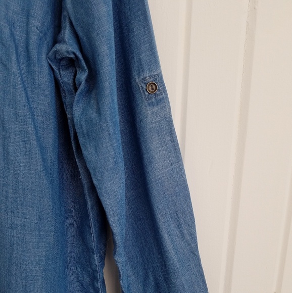 Beachlunchlounge Women's Large Button Front Chambray Shirt - Picture 5 of 7